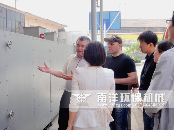 有朋自遠方（fāng）來:烏茲別（bié）克斯坦（tǎn）客戶來我公司選購烘幹設備