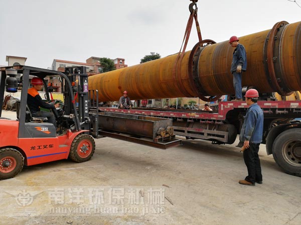 雙軸汙（wū）泥旋切（qiē）機裝車