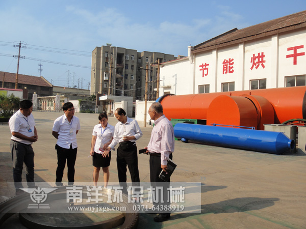 越南（nán）客商光臨91污视频環保考察訂購烘幹機（jī）設備