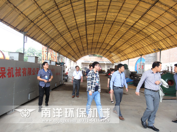 端午前夕韓國（guó）客（kè）人來我（wǒ）公司（sī）考察蔬菜烘幹機設備